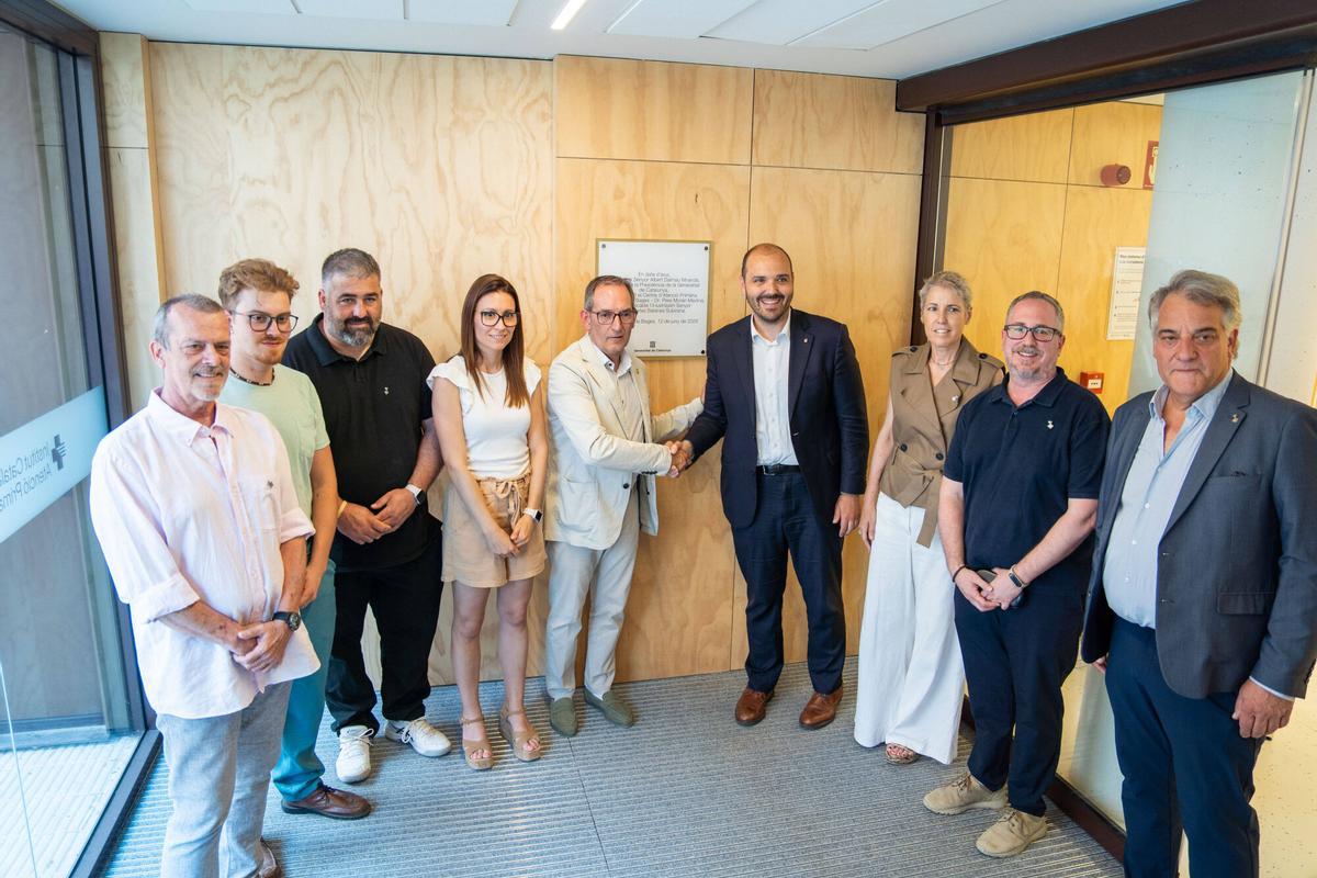 Inauguració del nou Cap de Sant Fruitós de Bages, Dr Pere Moran Medina, amb familiars i el conseller de presidència Albert Dalmau
