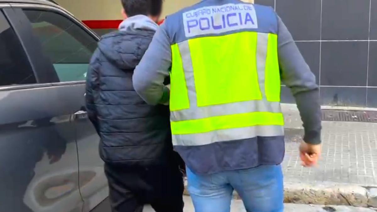 El joven fue detenido por el Grupo de Atracos de la Policía
