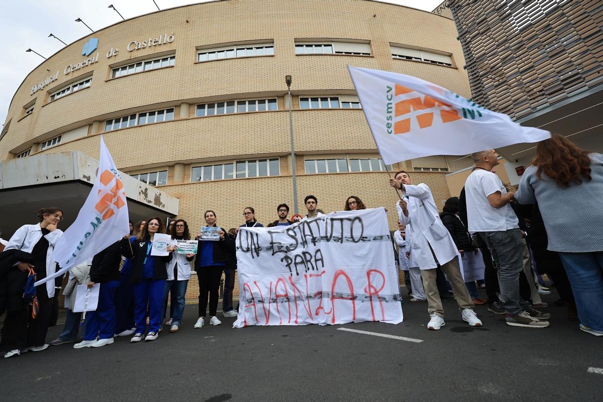 Manifestación de los médicos para exigir un estatuto propio. Manifestación de los médicos para exigir un estatuto propio.