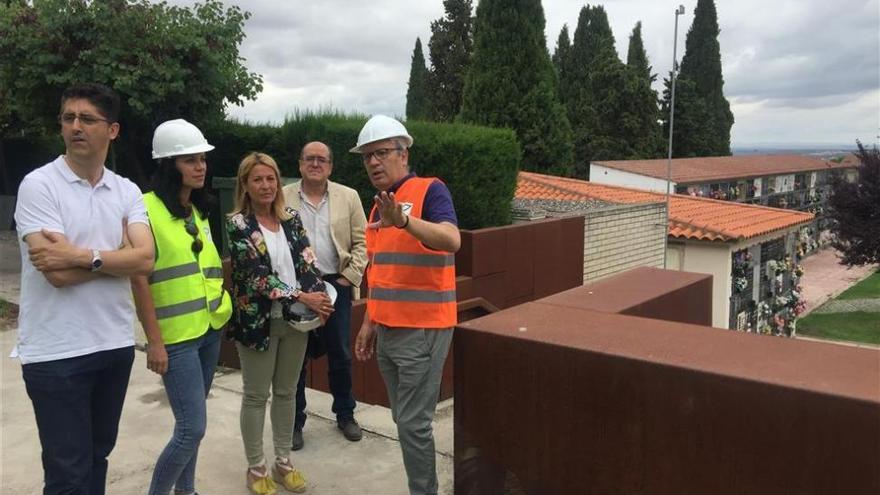 La nueva ampliación del cementerio de Cáceres incluye 216 nichos y 160 osarios