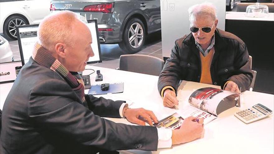 La venta de coches sigue acelerada y roza las 1.000 unidades al mes