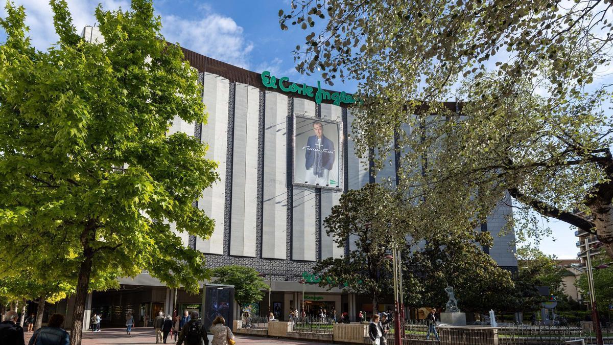 Así ha quedado El Corte Inglés de Sagasta, en Zaragoza, tras su primera reforma integral en 45 años.