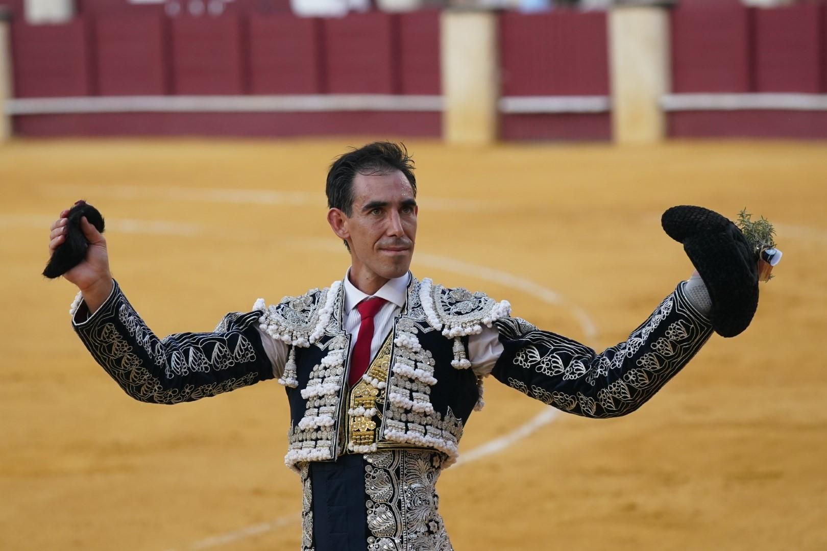 Toros en la Feria I Sexta corrida de abono y puerta grande de Roca Rey