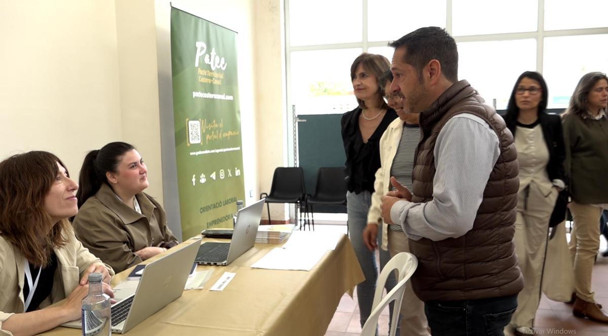Más de 100 personas participan en una maratón de entrevistas laborales en Chella
