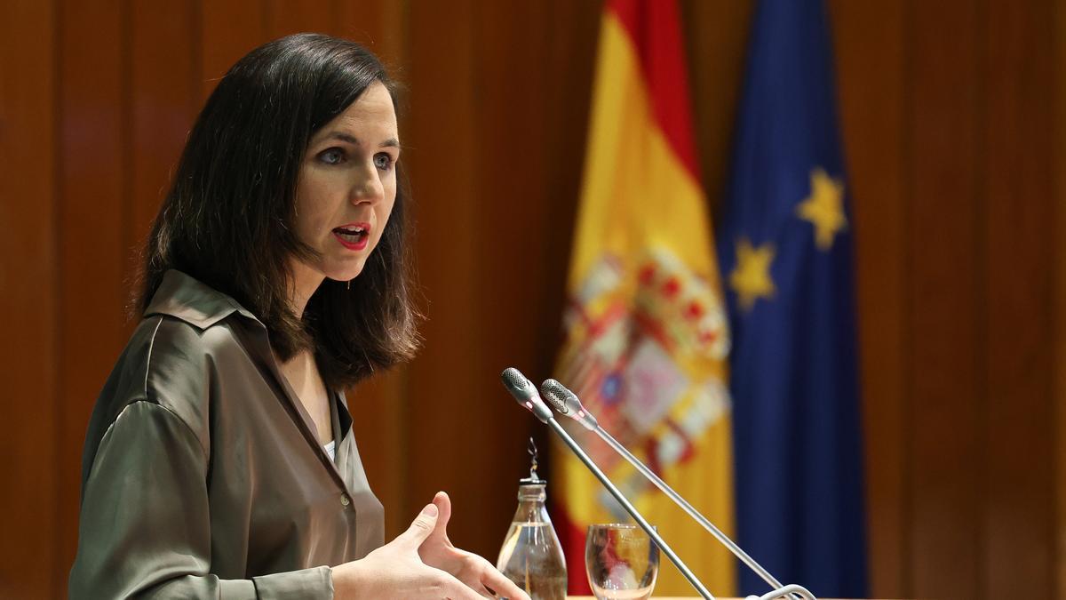 La ministra de Derechos Sociales y secretaria general de Podemos, Ione Belarra, interviene durante una conferencia del proyecto Barnahus en el Ministerio de Derechos Sociales y Agenda 2030, a 10 de febrero de 2023, en Madrid (España).