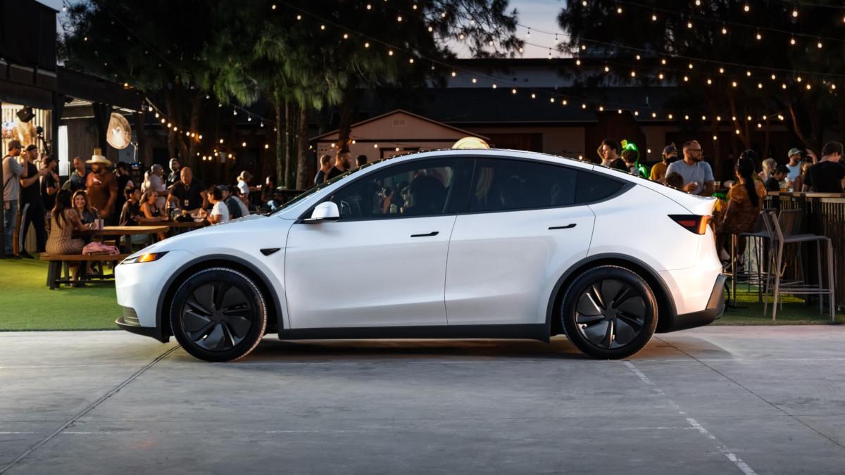 Tesla Model Y Standard