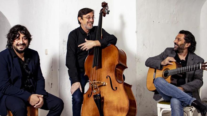Bandolero, Josemi Carmona y Javier Colina, por la izquierda, y a la derecha, la pianista brasileña Eliane Elias.