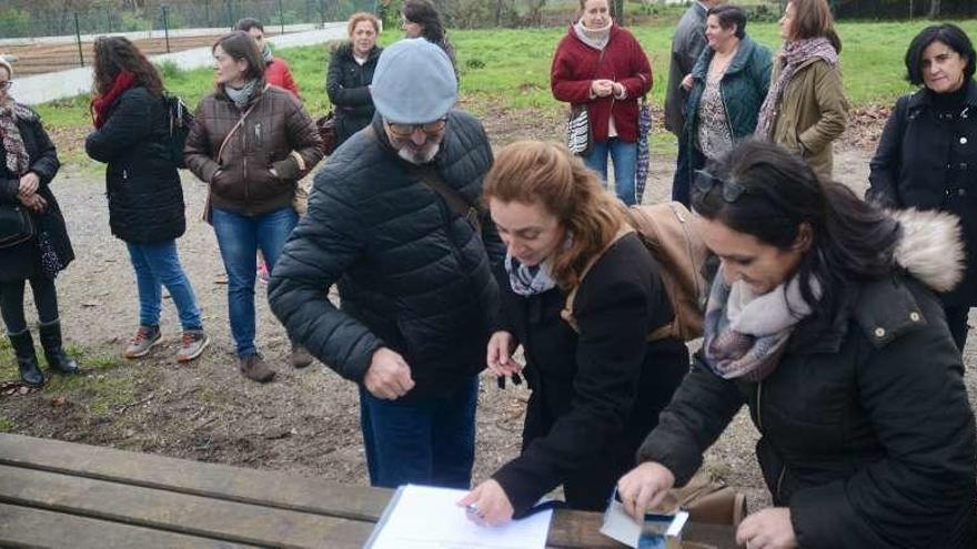 El Concello entrega las huertas urbanas de la Finca do Conde