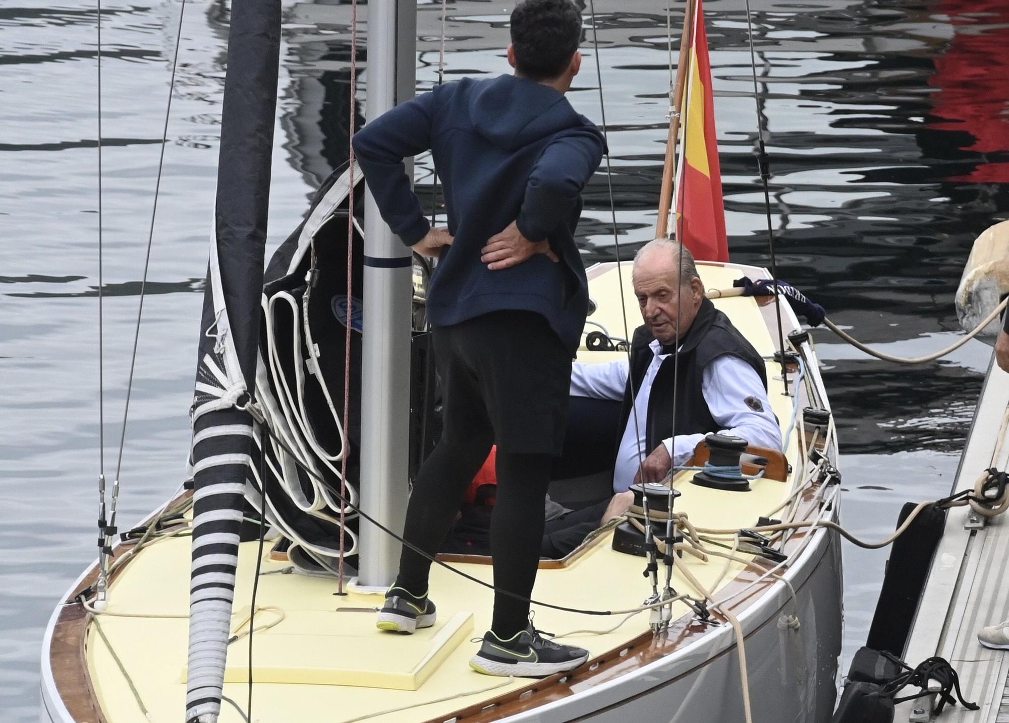 El rey emérito, Juan Carlos I, ya navega por aguas de Sanxenxo