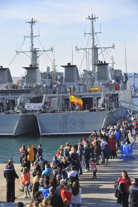 Cazaminas de la Armada Española atracan durante dos días en el muelle de Santa Pola