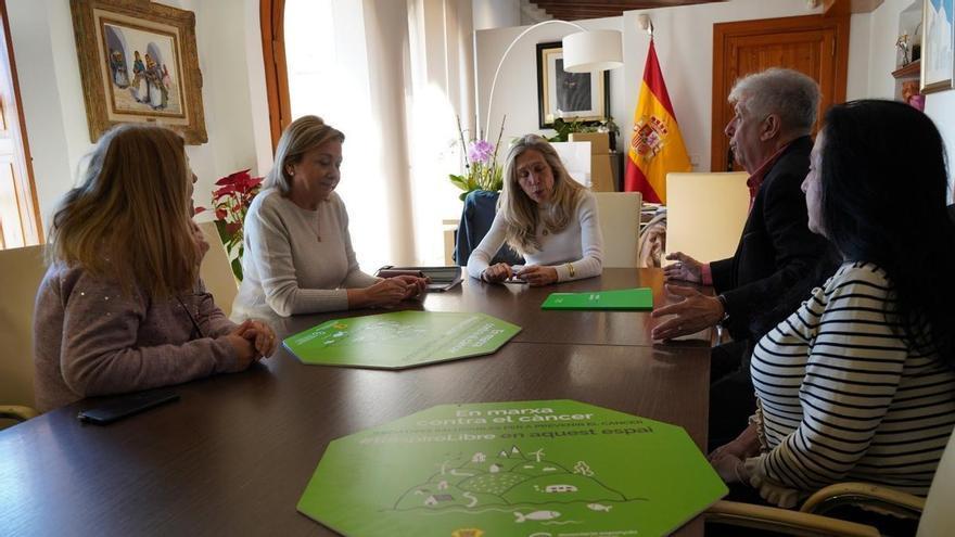Tabaquismo en Ibiza: Santa Eulària declara espacios libres de humo el entorno de los espacios juveniles