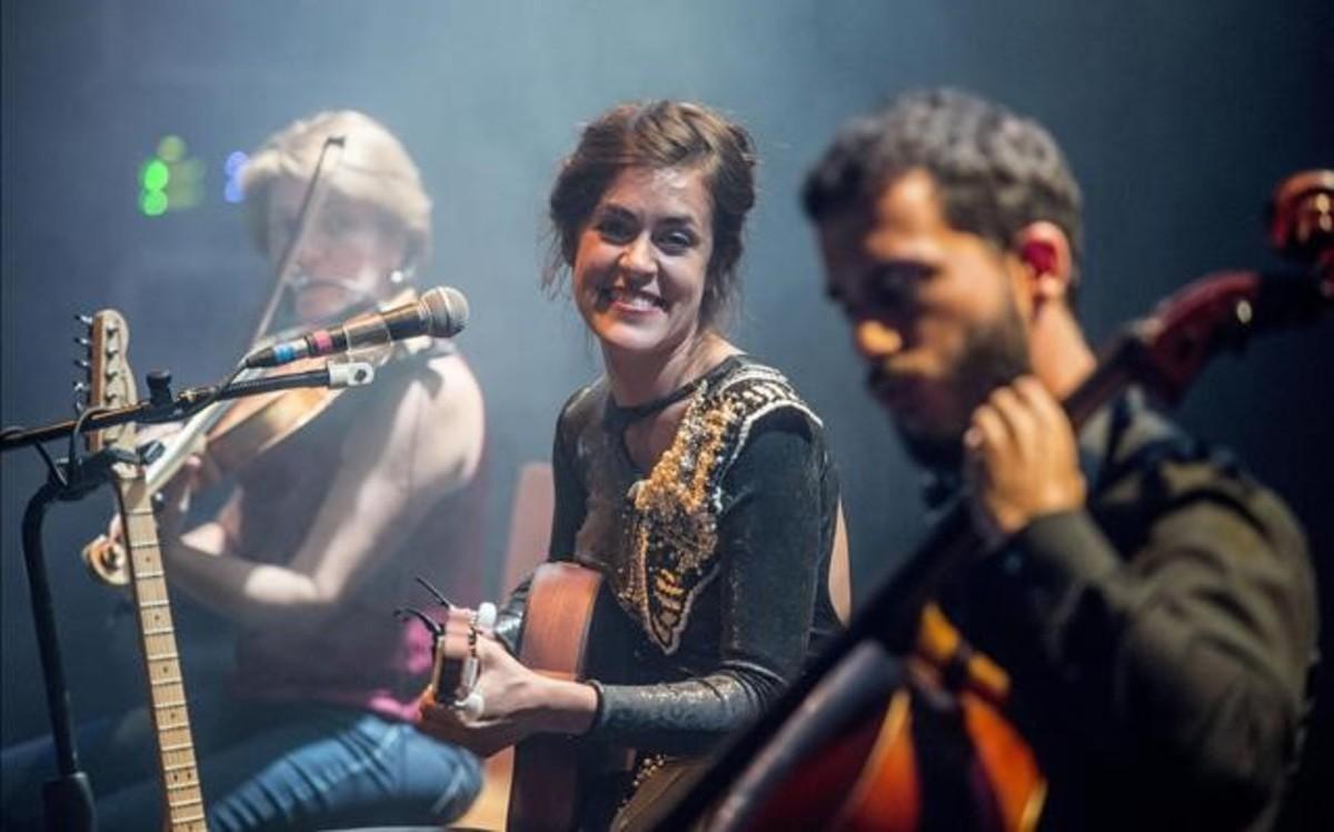 Concert de Maika Makovski al Festival Altaveu de Sant Boi de Llobregat, el 2016. Concert de Maika Makovski al Festival Altaveu de Sant Boi de Llobregat, el 2016.