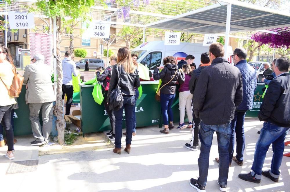 Entrega de dorsales de la III Carrera de la Mujer