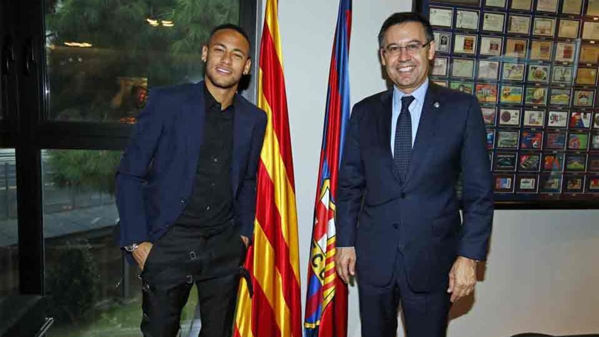 Neymar renovó su contrato con el Barça