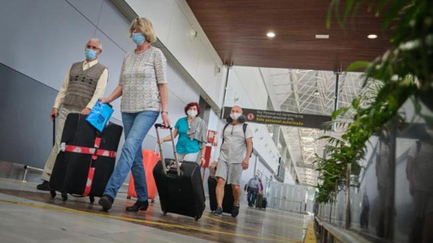 Llegada de turistas a Tenerife.