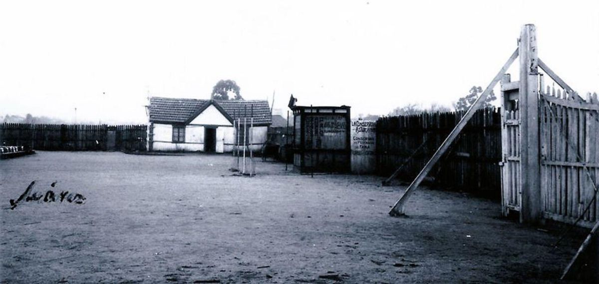 El campo de El Molinón a finales de la década de 1910. | C. SUÁREZ / MUSÉU DEL PUEBLU D’ASTURIES