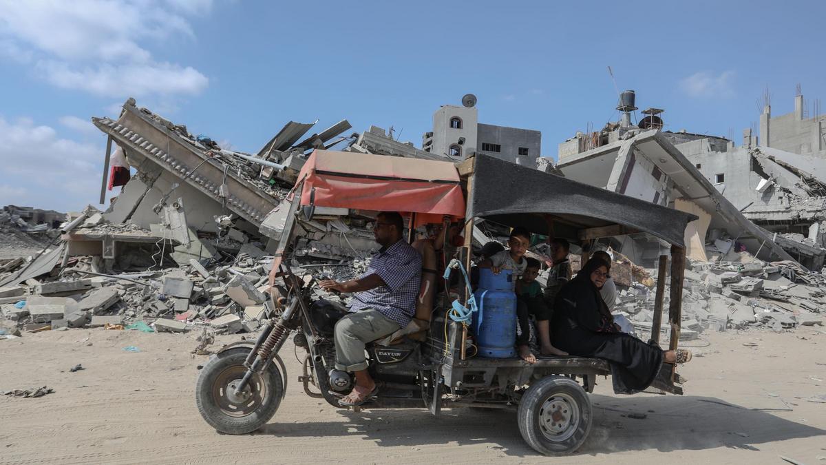 Palestinos en Yan Junis (Gaza), este miércoles.