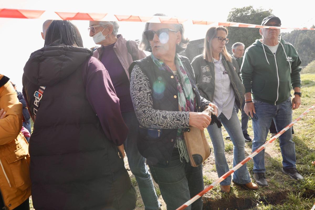 EN IMÁGENES: Hallan los restos de al menos seis víctimas en la fosa común de La Lloba