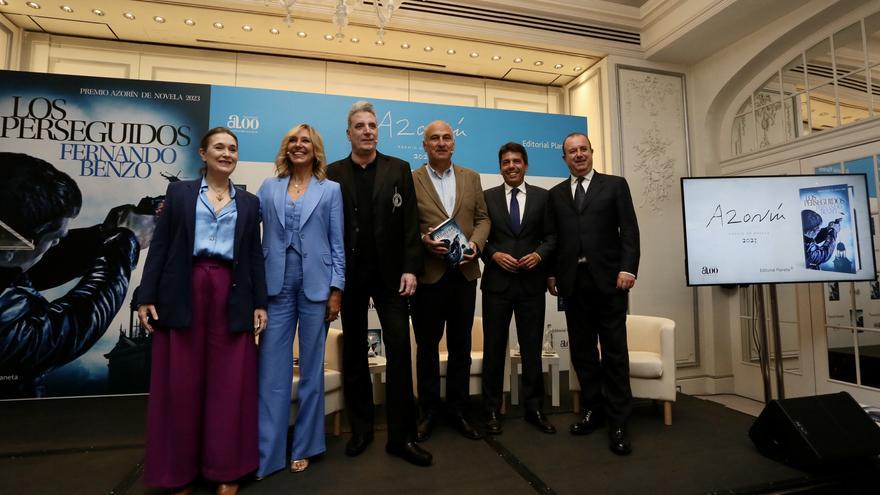 Fernando Benzo presenta la novela «Los perseguidos», Premio Azorín 23