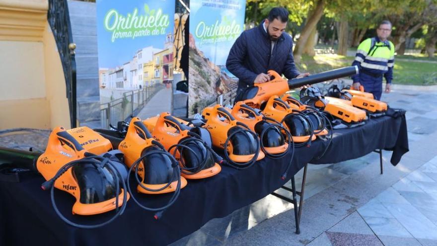 Adiós al molesto ruido de las sopladoras para limpiar las calles de Orihuela