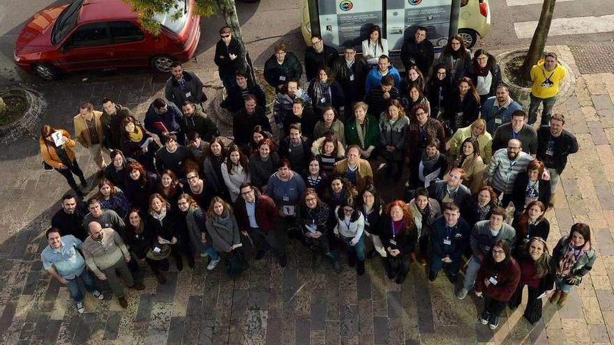 Asistentes a la jornada de lanzaderas de empleo celebrada ayer en Valnalón.