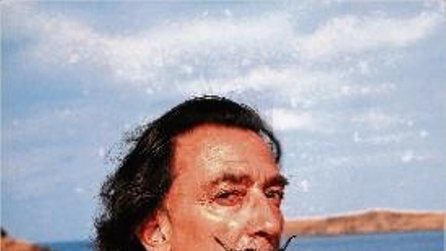 Una de les imatges adquirides per la Fundació amb Salvador Dalí.