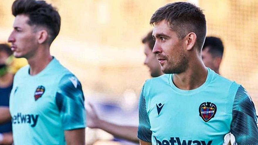 SUPEREncuesta: ¿Aitor o Cárdenas? Qué harías con la portería del Levante UD en la 21/22?