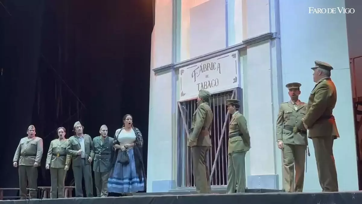 La pasión de «Carmen» envuelve una noche de ópera en Castrelos