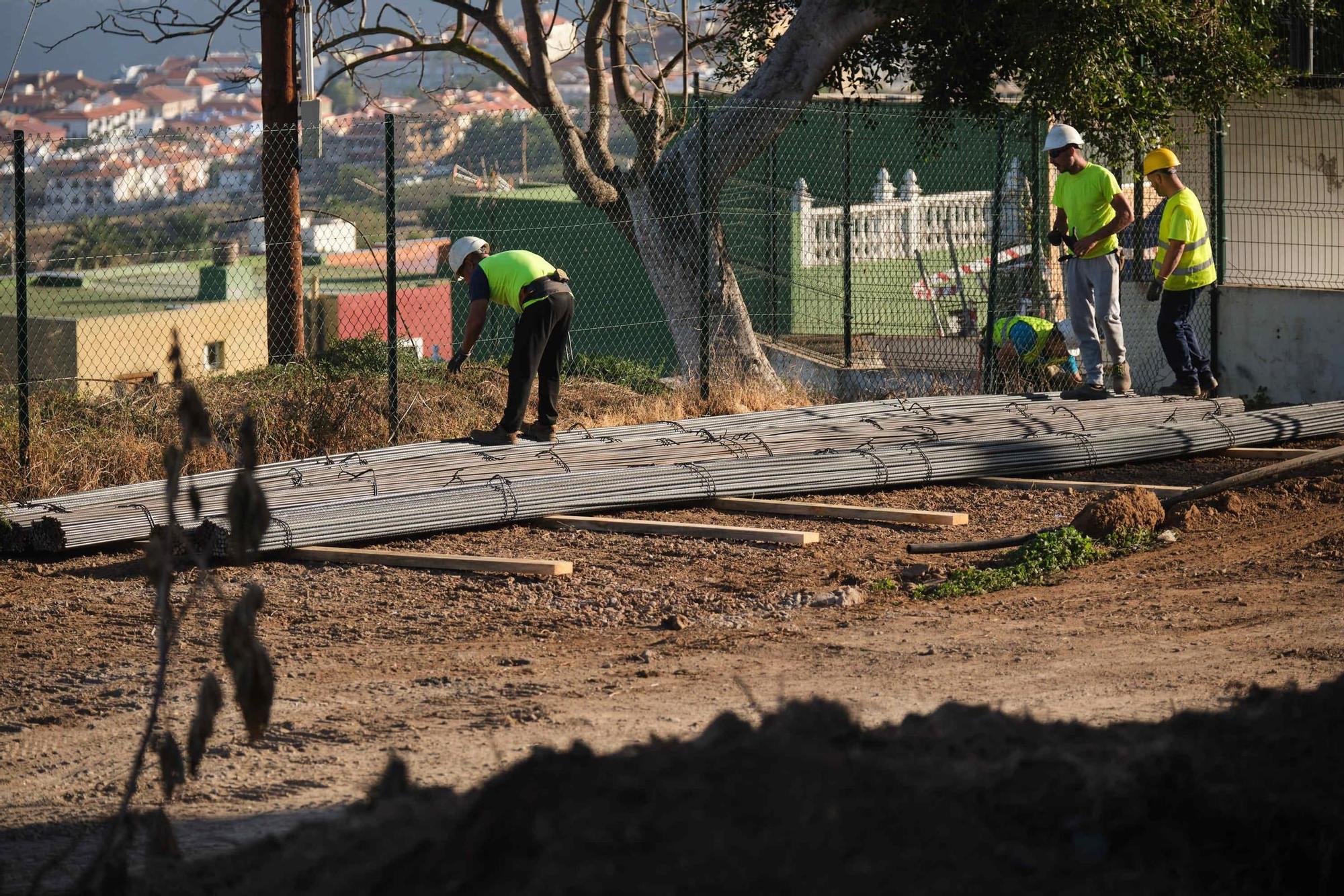 Colocación de la primera piedra de la construcción de 65 viviendas en La Orotava