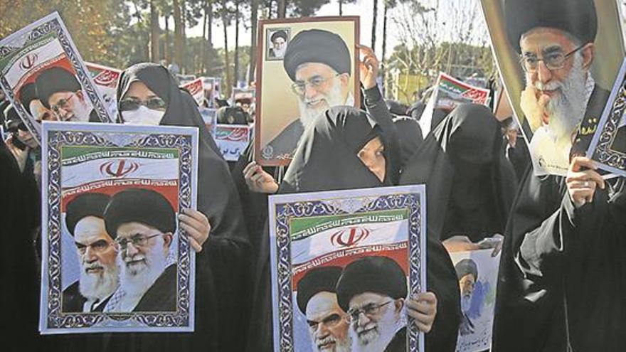 Irán exhibe músculo con manifestaciones de apoyo al régimen