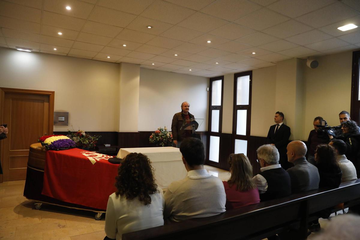 Acto de despedida de Vicente Gutiérrez Solís en el tanatorio de Langreo