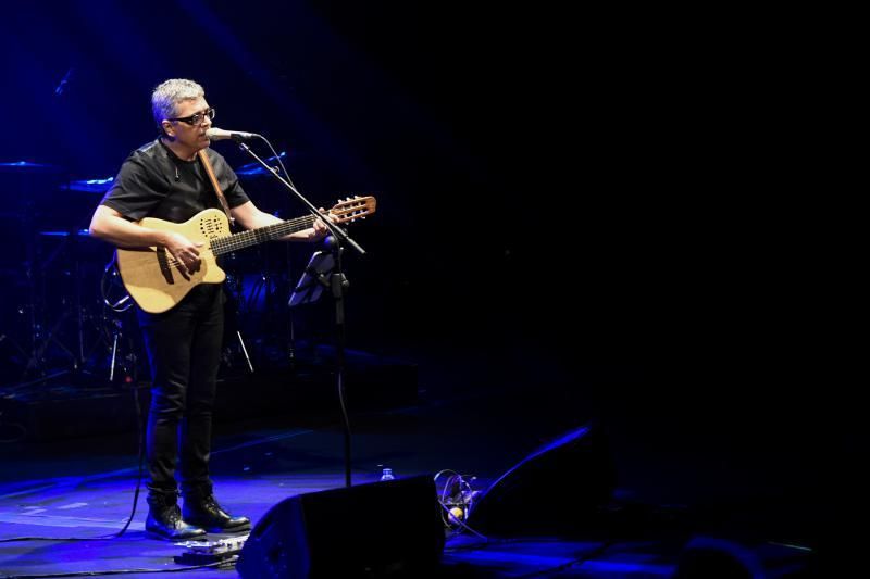 GENTE Y CULTURA 04-11-2018  LAS PALMAS DE GRAN CANARIA.  Concierto de Pedro Guerra en el Auditorio Alfredo Kraus.   FOTOS: JUAN CASTRO  | 04/11/2018 | Fotógrafo: Juan Carlos Castro