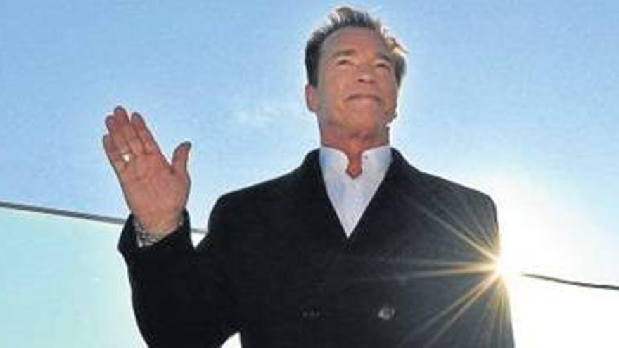 Arnold Schwarzenegger: &quot;Muchos fans me votaron sin haber leído mi programa político&quot;