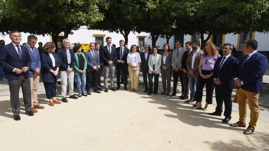 Teresa Ribera escenifica con los alcaldes el gran acuerdo de Doñana como el arranque de su campaña
