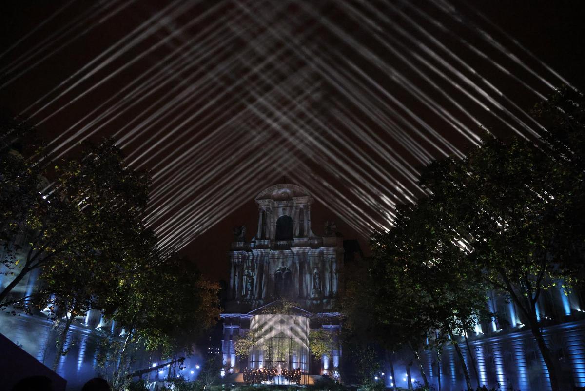 Entre rock y espiritualidad, París homenajeó a los muertos y a supervivientes del 13N