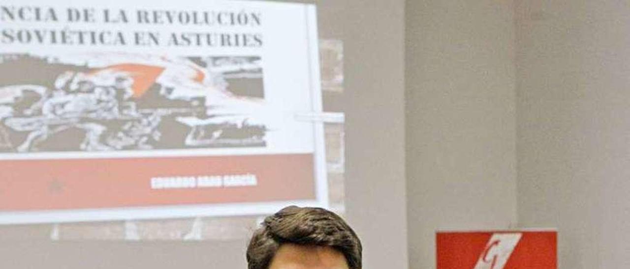 Eduardo Abad García, en el Club LA NUEVA ESPAÑA de Gijón.