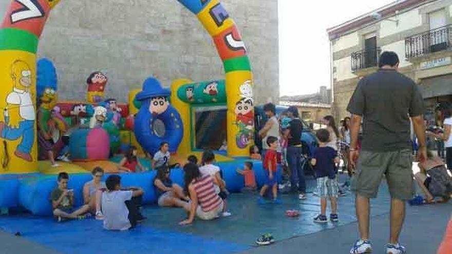 Cena popular y actividades recreativas en Torregamones