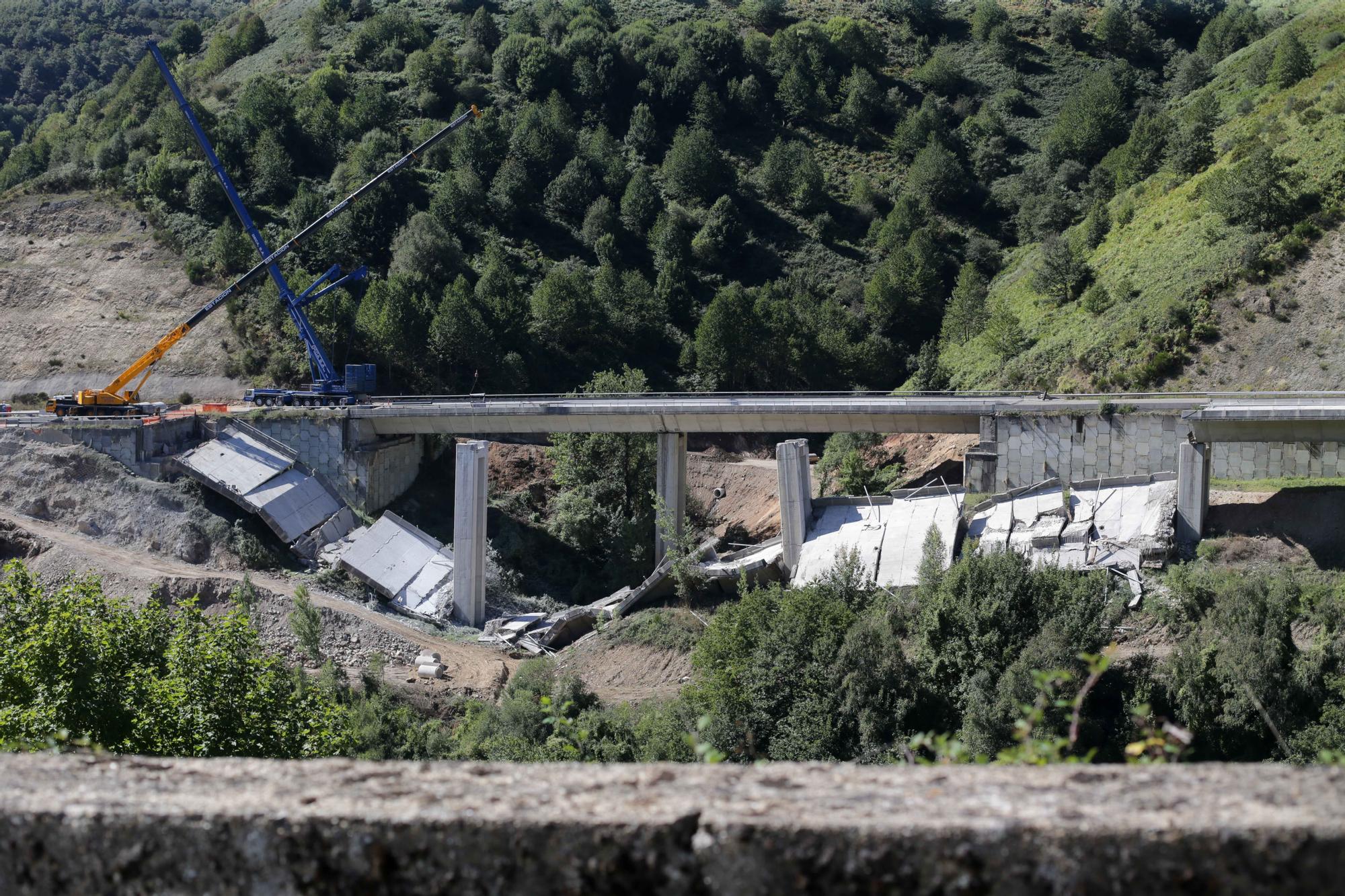 Arrancan las obras para el desmontaje de las pilas del viaducto de O Castro