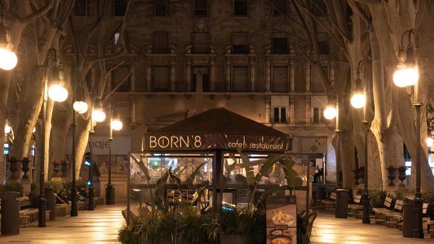Los restauradores afirman que es muy difícil mantener unas terrazas de calidad en Palma con la obligación de desmontarlas cada noche