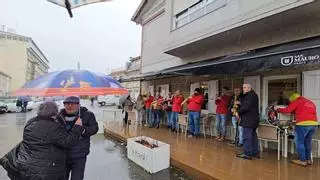 La lluvia frenó la romería en San Amaro de Matamá, pero no las ganas de bailar