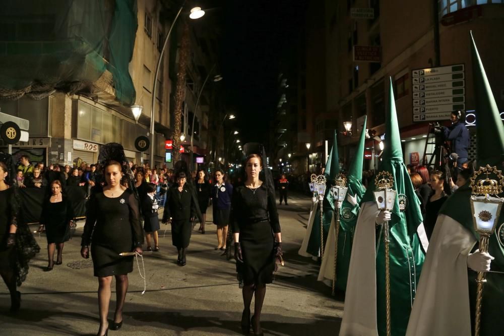 La Esperanza y el Cristo de la Caída protagonizaron el Encuentro en la Vía Doloresa de la Semana Santa de Torrevieja