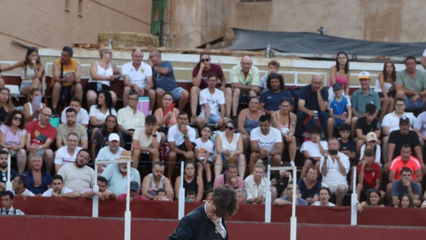 Pedro Andrés corta la primera oreja de la Feria Taurina de Blanca