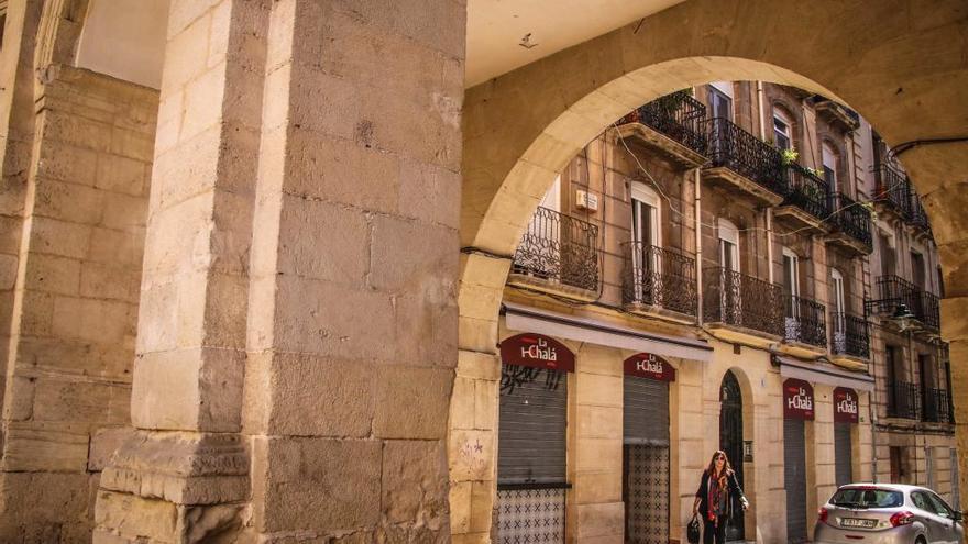 Imagen de la Plaça de Dins de Alcoy.