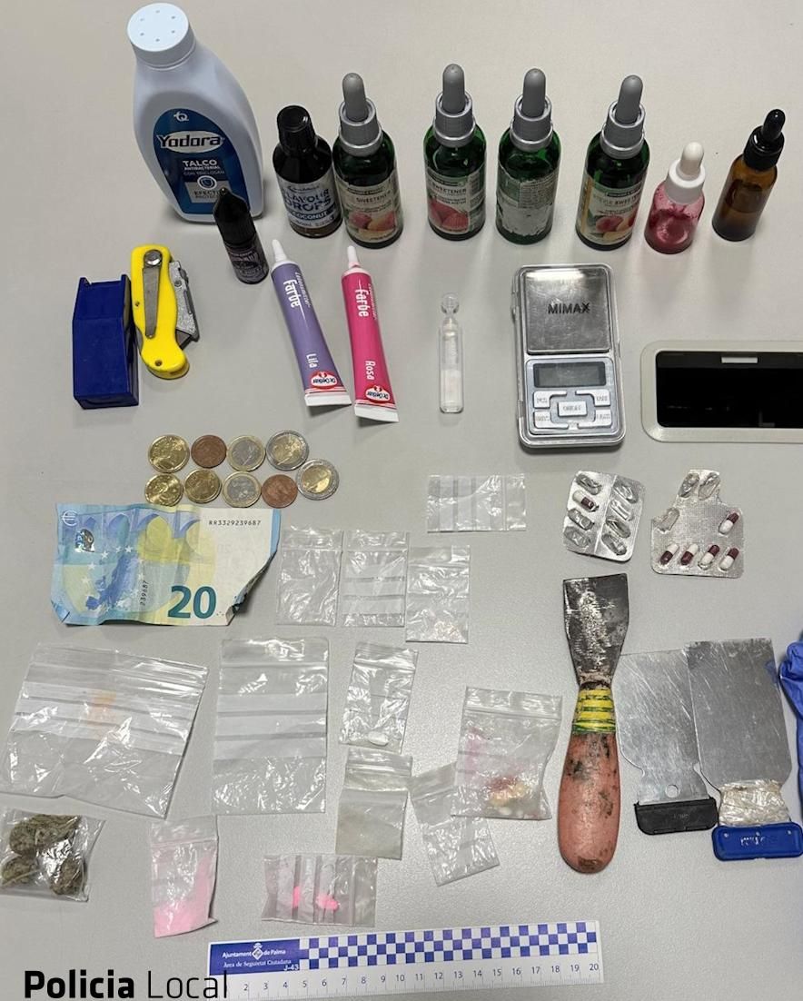 Las distintas sustancias intervenidas al detenido en Son Gotleu.