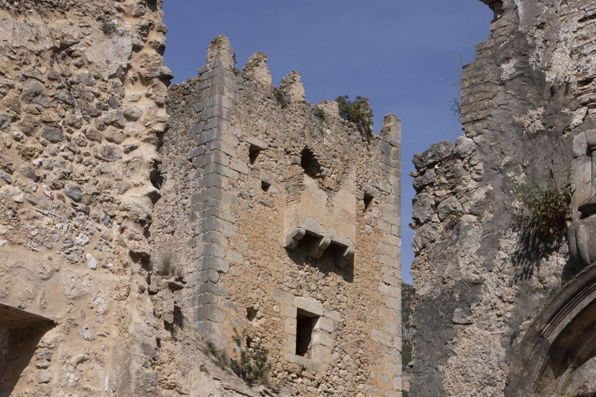 La Torre dels Coloms espera una actuación de restauración.