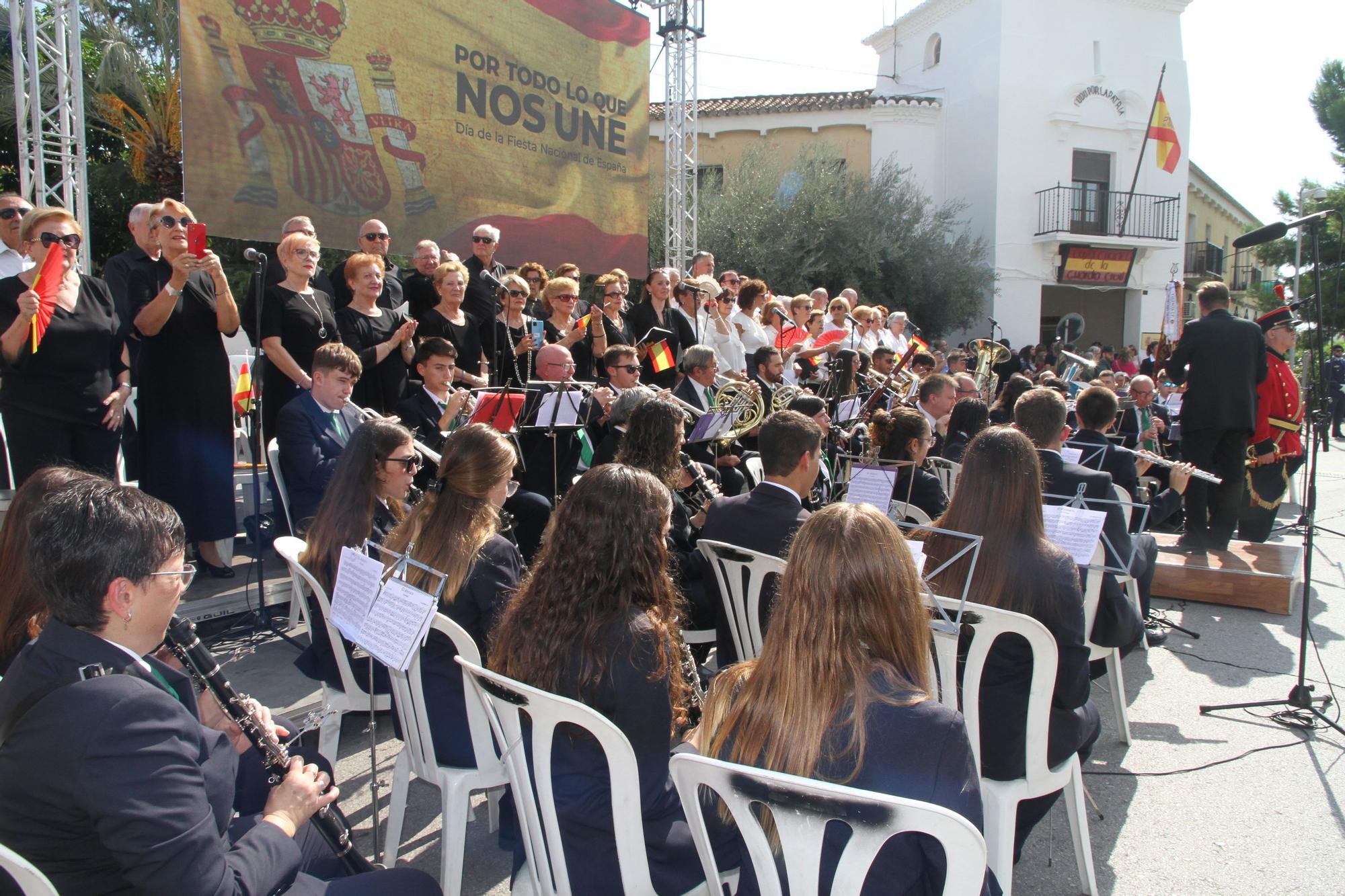 Nules iza la bandera más grande de la provincia en el Día de la Hispanidad