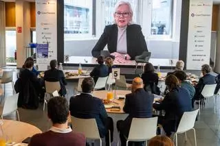 Bruselas abre la puerta a más fusiones bancarias para reforzar la integración europea