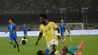 Brasil golea a India con medio Vinicius