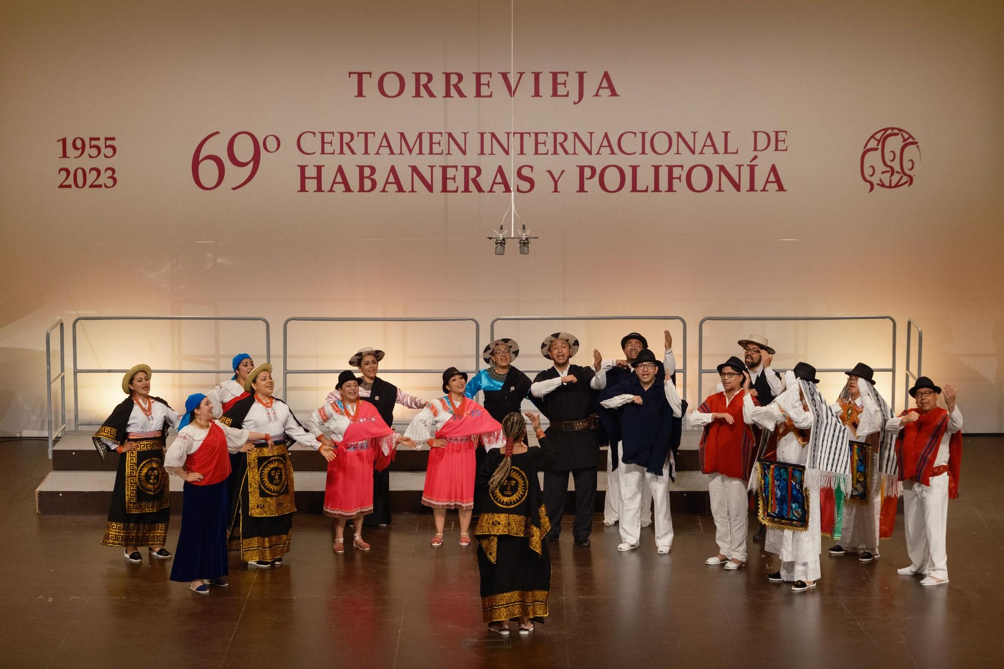Aquí las imágenes de la tercera velada, primera de competición, del Certamen Internacional de Habaneras y Polifonía de Torrevieja