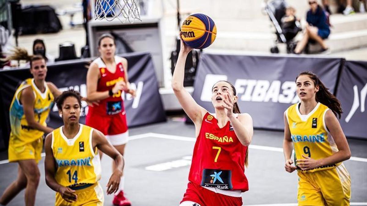 Claudia Contell, en uno de sus partidos con la selección española 3x3